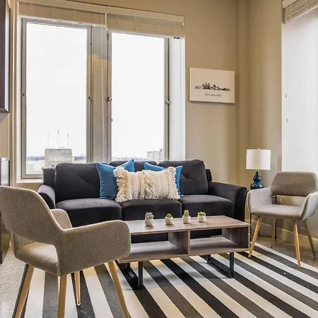 Frontdesk R&T Lofts Downtown Des Moines Apartment